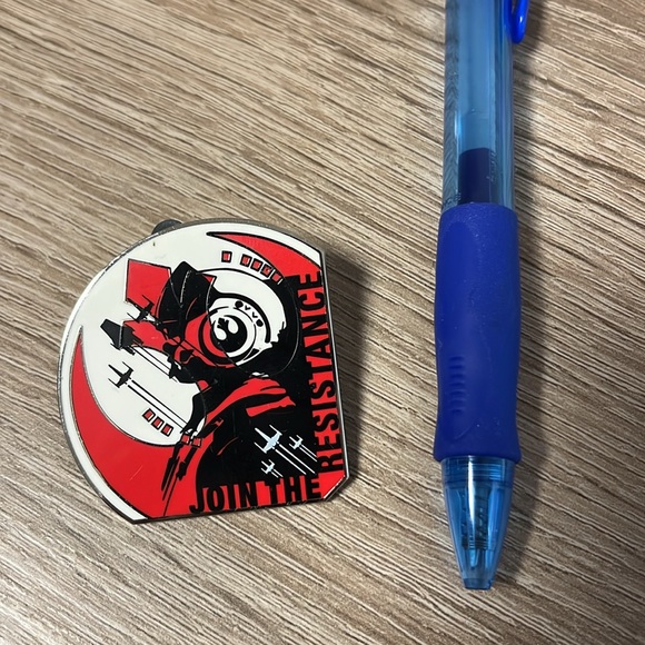 Star Wars - Join the resistance pin - Picture 5 of 5